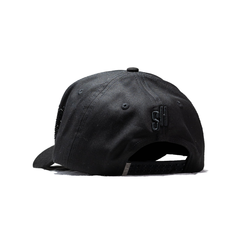 Gorra Total Black con Emblema 'M'